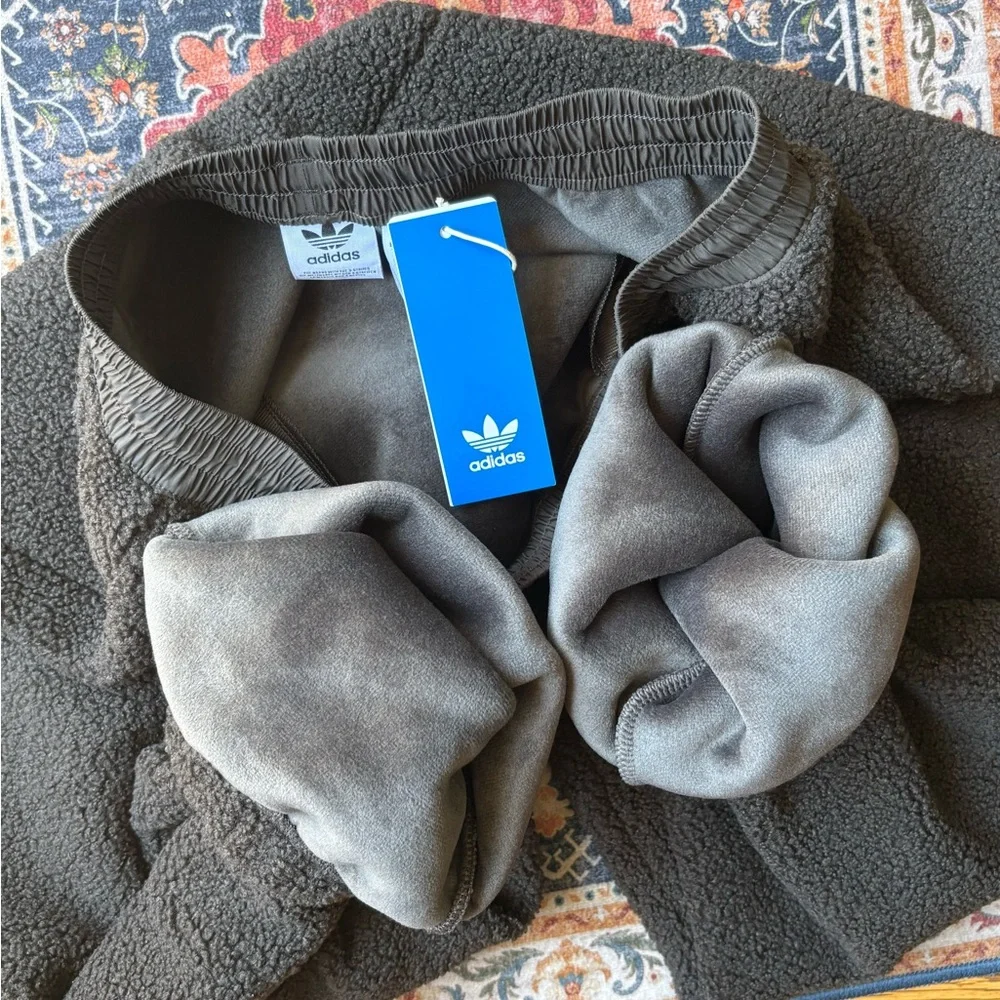Adidas Teddy Fleece Velvet Olive Sweatpants - Picture 3 of 16